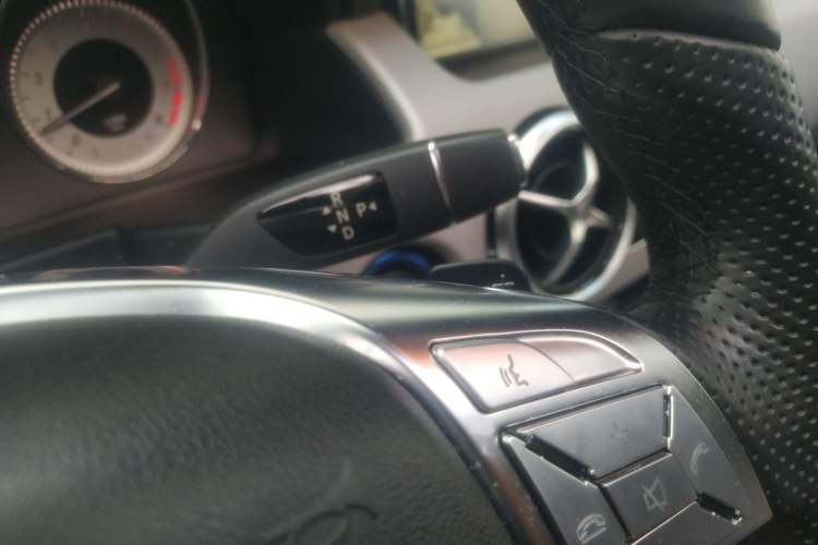 Used Mercedes-Benz GLK-Class 2015 GLK 260 4MATIC Fashion Edition Ultimate Version