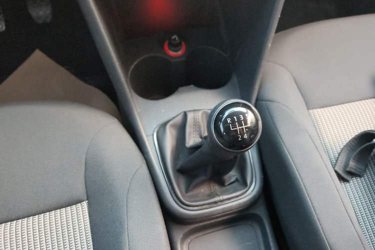 Used Volkswagen Polo 2014 1.4L Manual Fashion Edition
