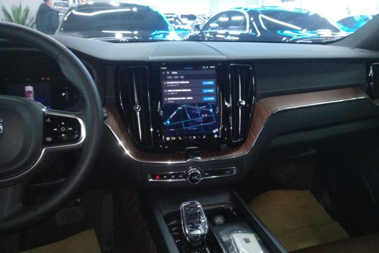 Used Volvo XC60 New Energy 2025 Plug-in Hybrid Long-Range All-Wheel Drive Smart & Luxurious Edition