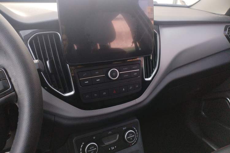 Used FAW Senya R7 2017 1.6L Automatic Smart Version
