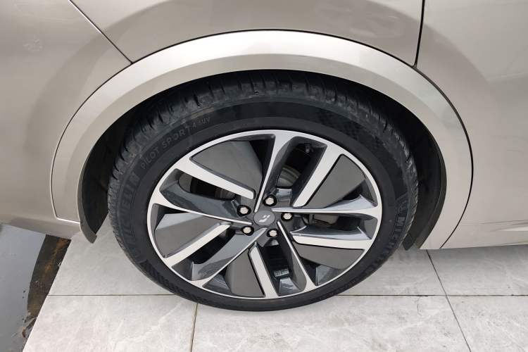 Used Li Auto L9 2022 Max model