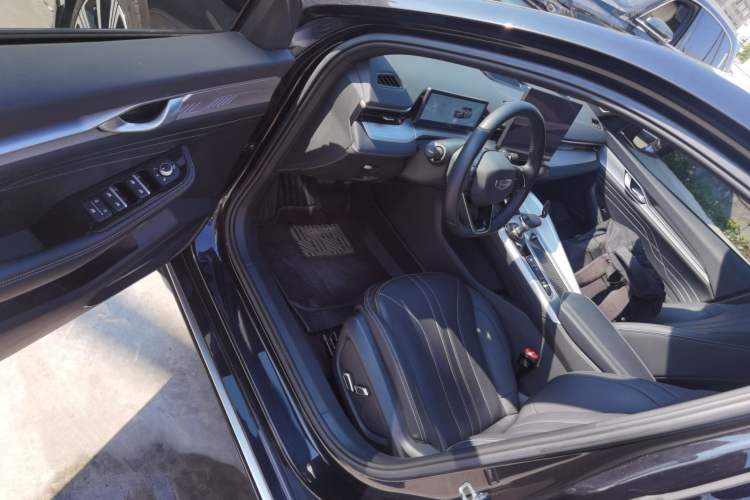 Used Geely Auto Preface 2025 Dongfang Yao 1.5TD Kunlun Edition
