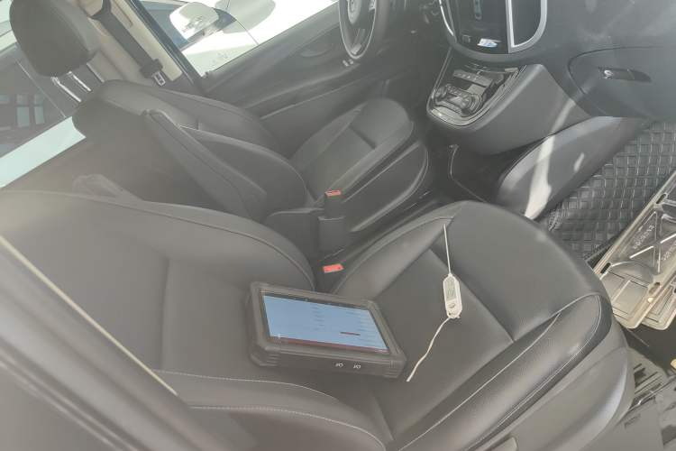 Used Mercedes-Benz Vito 2021 2.0T Elite Version 7 Seats