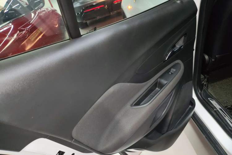 Used Buick Encore 2016 18T Automatic Two-Wheel Drive Urban Leading Edition
