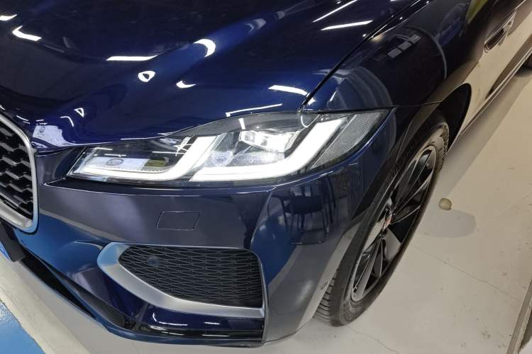 Used Jaguar F-PACE 2021 250 PS R-Dynamic SE
