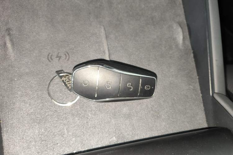 Used BYD Qin L 2025 DM-i Smart Drive 120KM Superior Model
