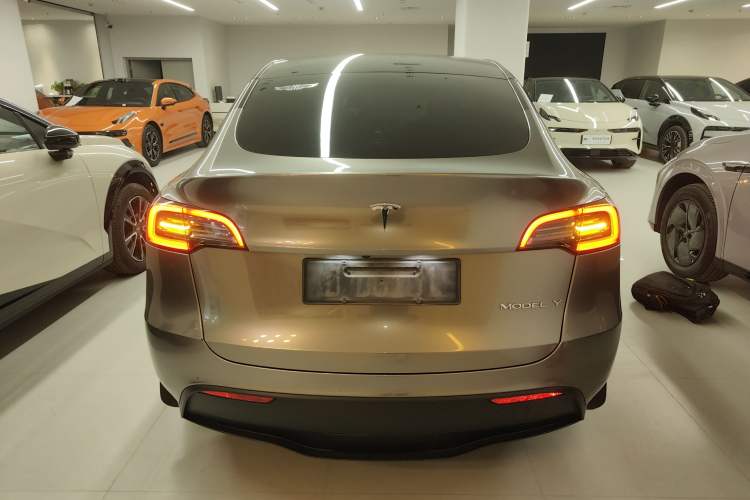 Used Tesla Model Y 2022 Rear-Wheel-Drive Version