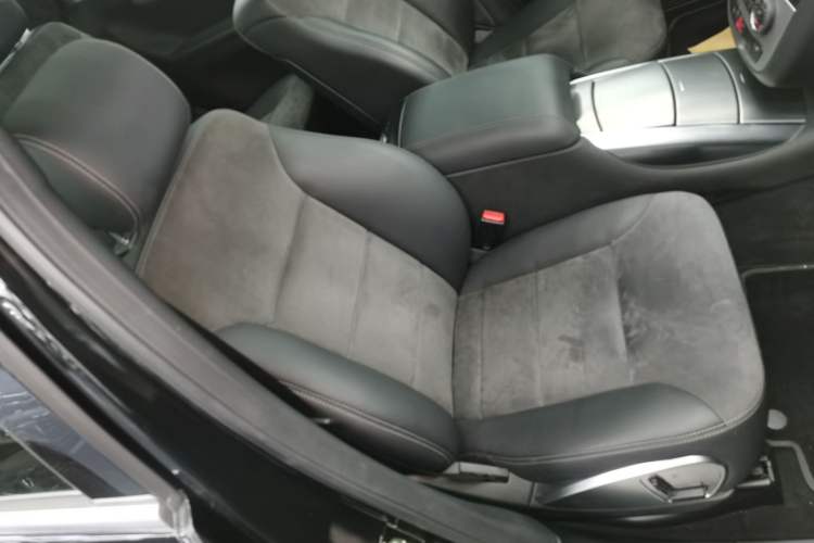 Used Mercedes-Benz R-Class 2014 R 320 4MATIC Business Model