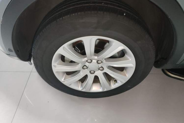 Used Land Rover Discovery Sport 2018 240 PS SE Version