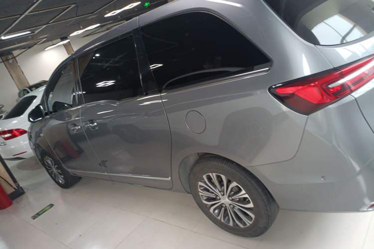 Used Buick GL8 2021 Land Cruiser Executive 652T Premium Model