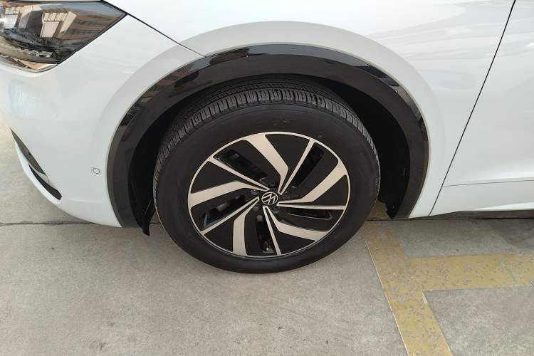 Used Volkswagen Viloran 2024 330TSI Luxury Edition
