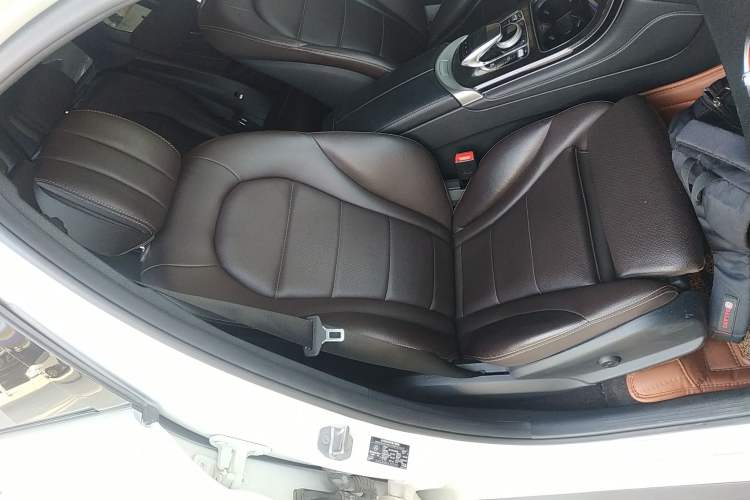 Used Mercedes-Benz GLC 2018 GLC 260 4MATIC Luxury Model