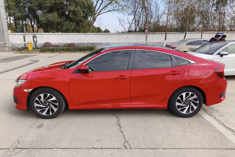 Used Honda Civic 2016 220TURBO CVT Luxury Edition
