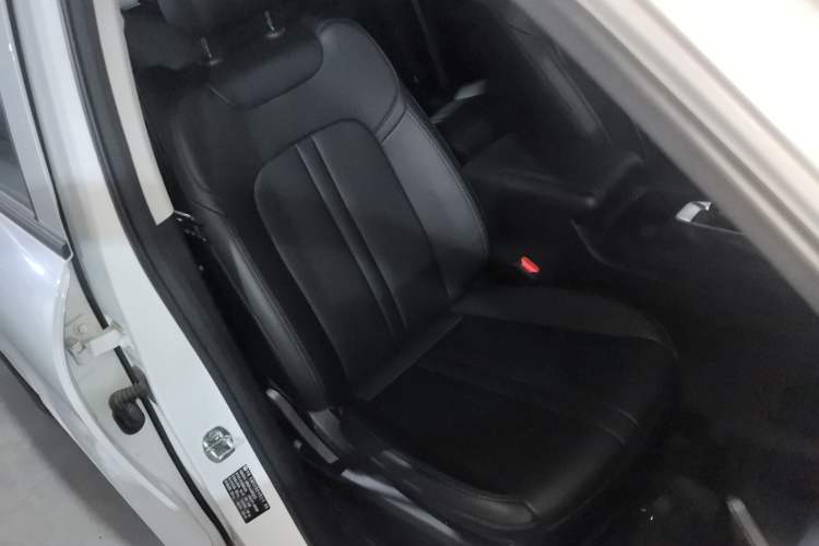 Used Great Wall King Kong Poer 2024 2.0T Automatic 8AT Diesel Two-Wheel-Drive Elite Flatbed
