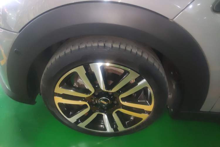 Used MINI MINI 2022 Updated 1.5T COOPER Artist Five-Door Edition