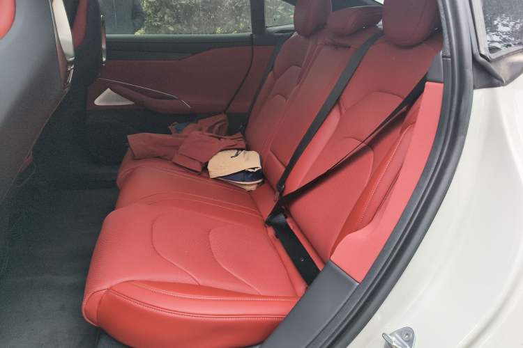 Used Xiaomi Auto SU7 2024 Rear-Drive Standard Founder Edition
