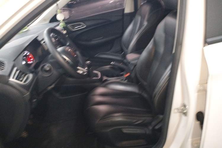 Used Roewe i5 2020 1.5L Manual 4G Connect Luxury Edition
