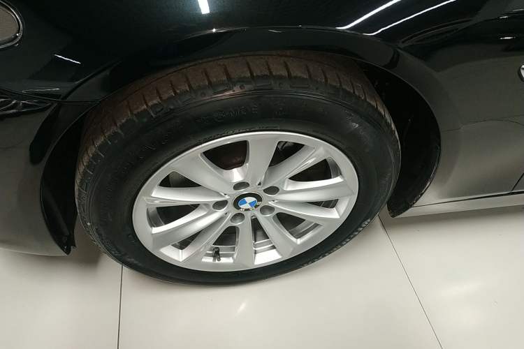 Used BMW 5 Series 2015 520i Elegant Edition
