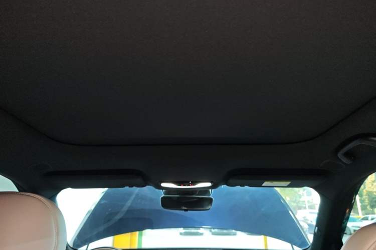 Used  Q07 2025 215 Prestige Edition
