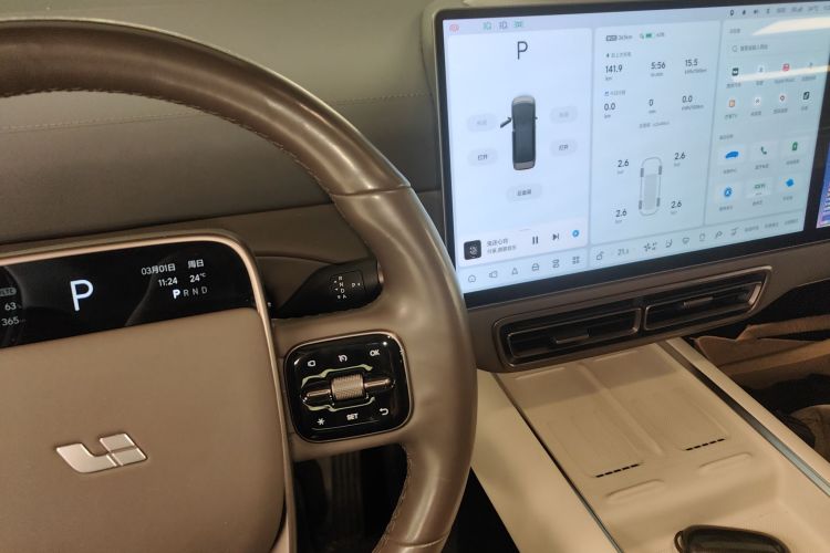 Used Li Auto MEGA 2024 Ultra Model
