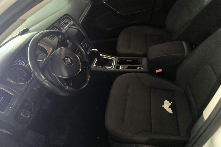 Used Volkswagen Golf 2016 230TSI Automatic Comfort Version
