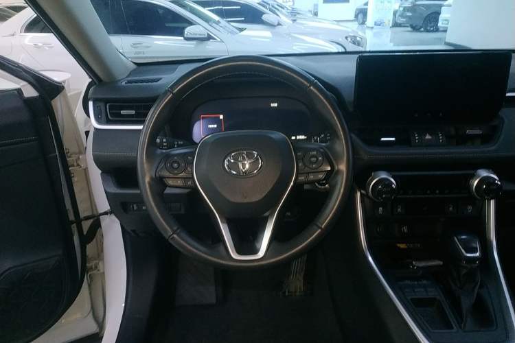 Used Toyota RAV4 2023 2.0L CVT Two-Wheel Drive 20th Anniversary Platinum Edition
