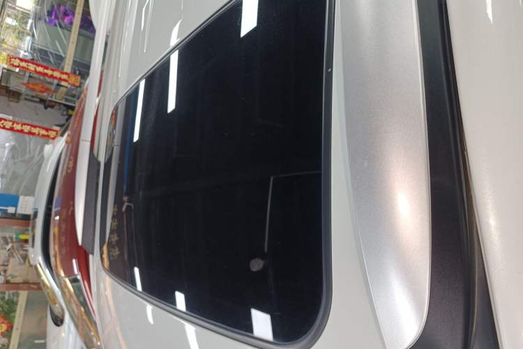 Used Toyota RAV4 2016 2.0L CVT Two-Wheel Drive Fashion Edition China V Standard
