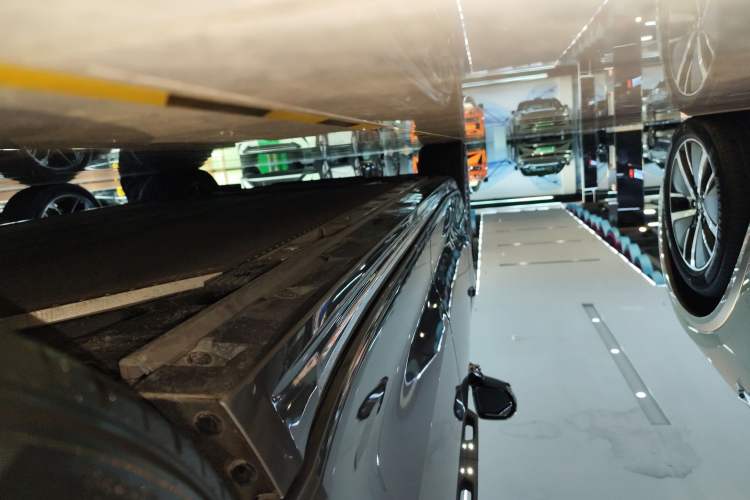 Used Zeekr 009 2024 Six-Seat Executive Version 4WD 140 kWh
