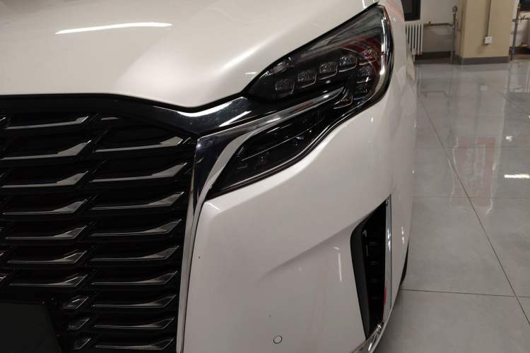 Used Buick GL8 2023 ES Lu Zun Deluxe and Yue Edition
