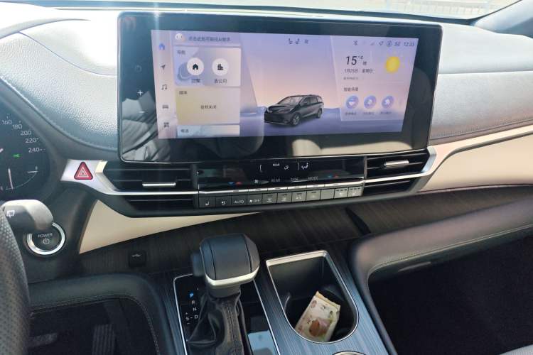 Used Toyota Sienna 2024 2.5L Hybrid Four-Wheel Drive Prestige Edition