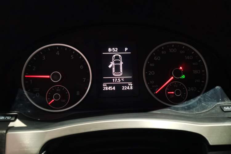 Used Volkswagen Tiguan 2017 300TSI Automatic Two-Wheel Drive Silk Road Comfort Edition
