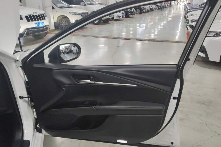 Used Toyota Camry 2024 Dual-Motor 2.0 HE Elite Edition
