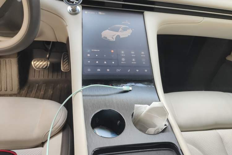 Used  LS7 2023 100kWh Lux Rear-Drive Version
