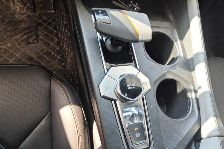 Used Changan UNI-V 2022 1.5T Prestige Version