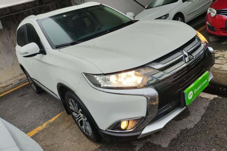 Used Mitsubishi Outlander 2018 2.0L Two-Wheel Drive Glory Edition 5 Seats