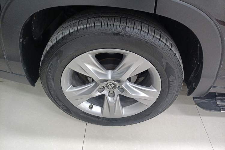 Used Toyota Highlander 2018 2.0T Four-Wheel Drive Luxury Edition 7 Seats China V Emission Standard
