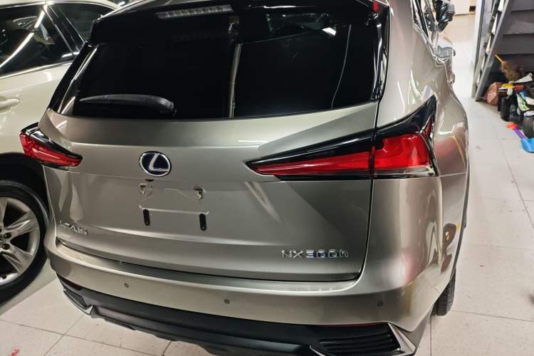 Used Lexus NX 2020 300h Front-Drive FENGSHANG Version China VI Standard
