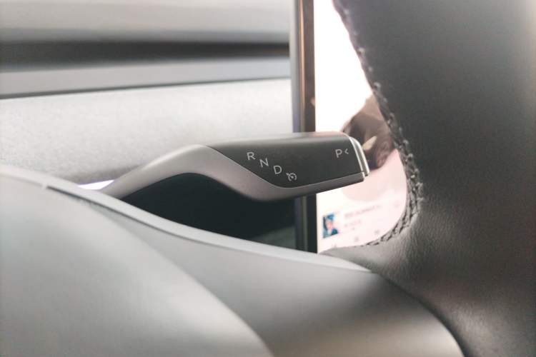 Used Tesla Model Y 2023 Rear-Wheel-Drive Version
