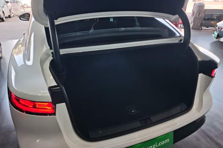 Used VOYAH PASSION 2023 Four-Wheel Drive Standard Edition