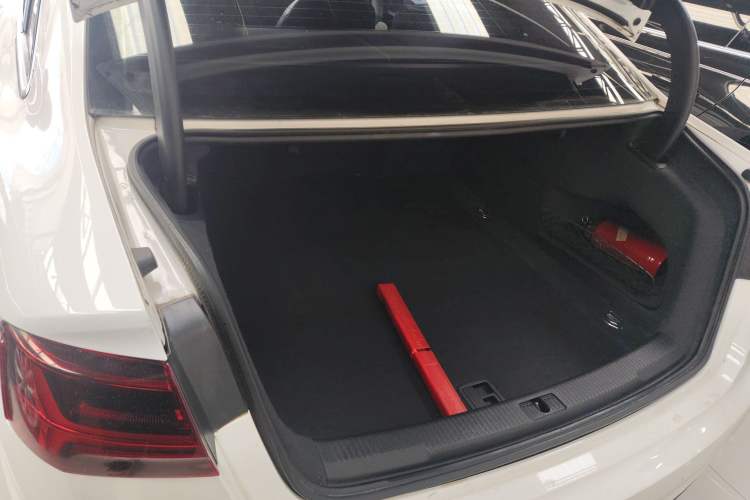 Used Audi A6L 2017 TFSI Comfort Model
