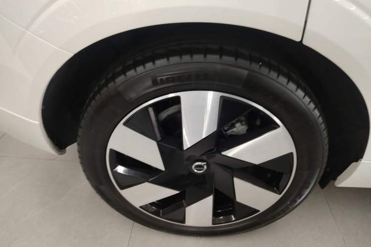 Used Volvo XC60 New Energy 2024 T8 Plug-in Hybrid Long-Range All-Wheel Drive Smart Luxury Edition