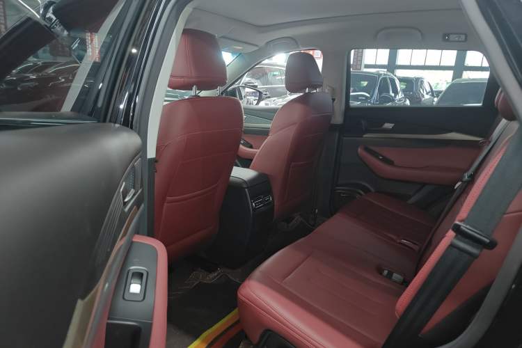 Used JETOUR X70 2025 1.5T Manual Overdrive Version 5 Seats
