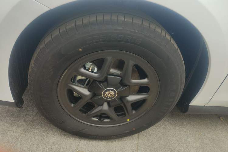 Used BYD Qin PLUS 2025 DM-i Smart Drive 55KM Leading Model
