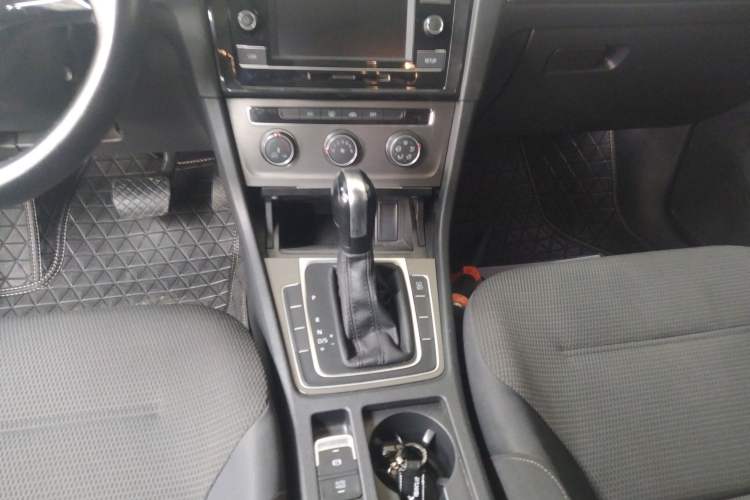 Used Volkswagen Golf 2015 1.6L Automatic Comfort Model
