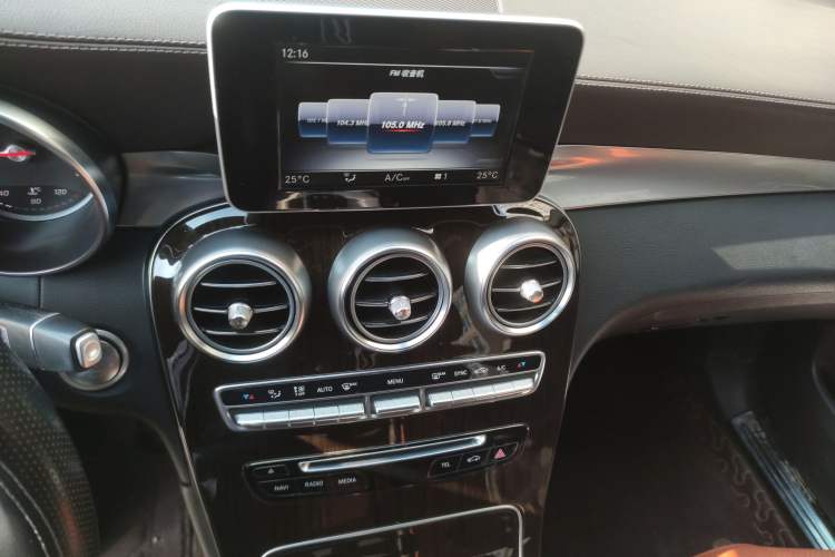 Used Mercedes-Benz GLC 2019 GLC 260 L 4MATIC Dynamic Model
