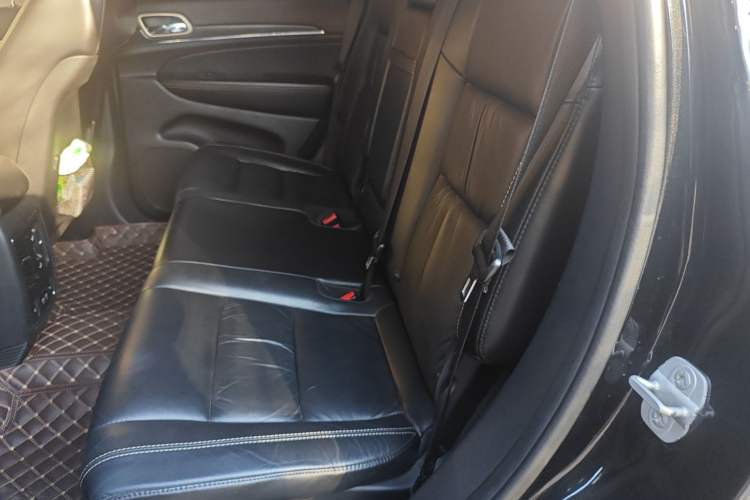 Used  Grand Cherokee (Import) 2014 3.0L Comfort Navigation Edition
