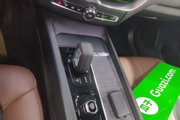 Used Volvo XC60 2022 B5 4x4 Zhiyi Luxury Edition
