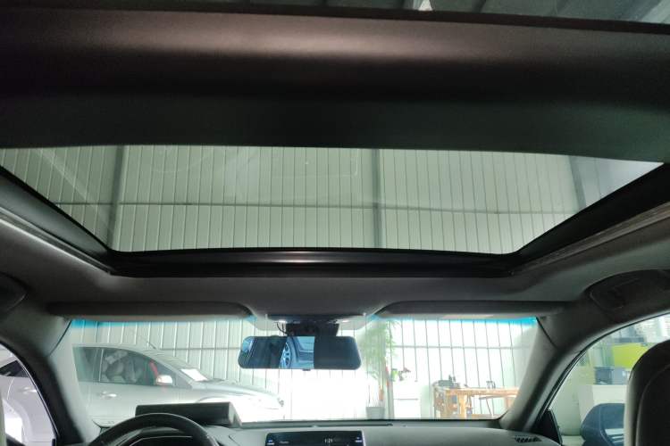 Used Toyota Avalon 2019 2.5L Touring Premium Version China VI Standard
