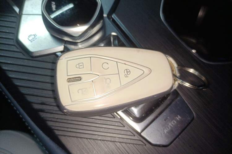 Used Changan UNI-K iDD 2022 Blue Whale iDD 130km 1.5T Excellence Model
