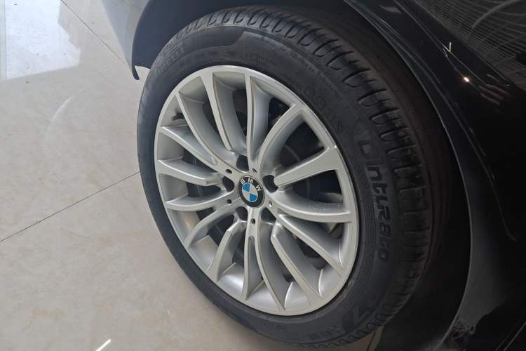 Used BMW 5 Series 2014 525Li Luxury Design Package